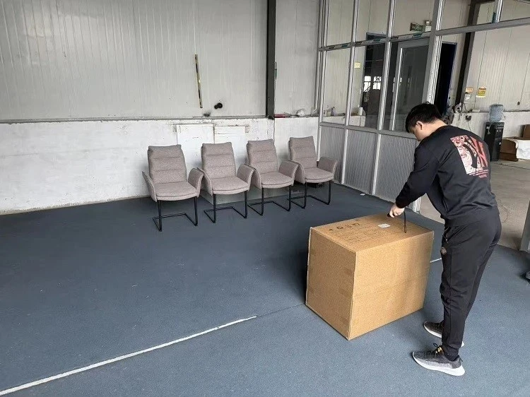 180° Auto Return Desk Chairs